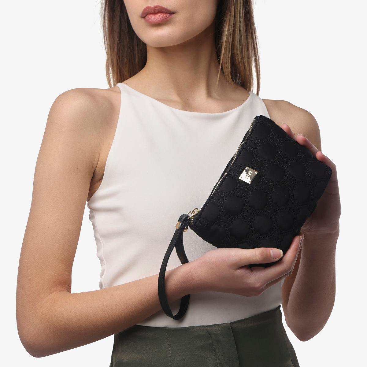 f64995525916e1291ea37f9b68a60166_NERO_73BE6UT414_9_001