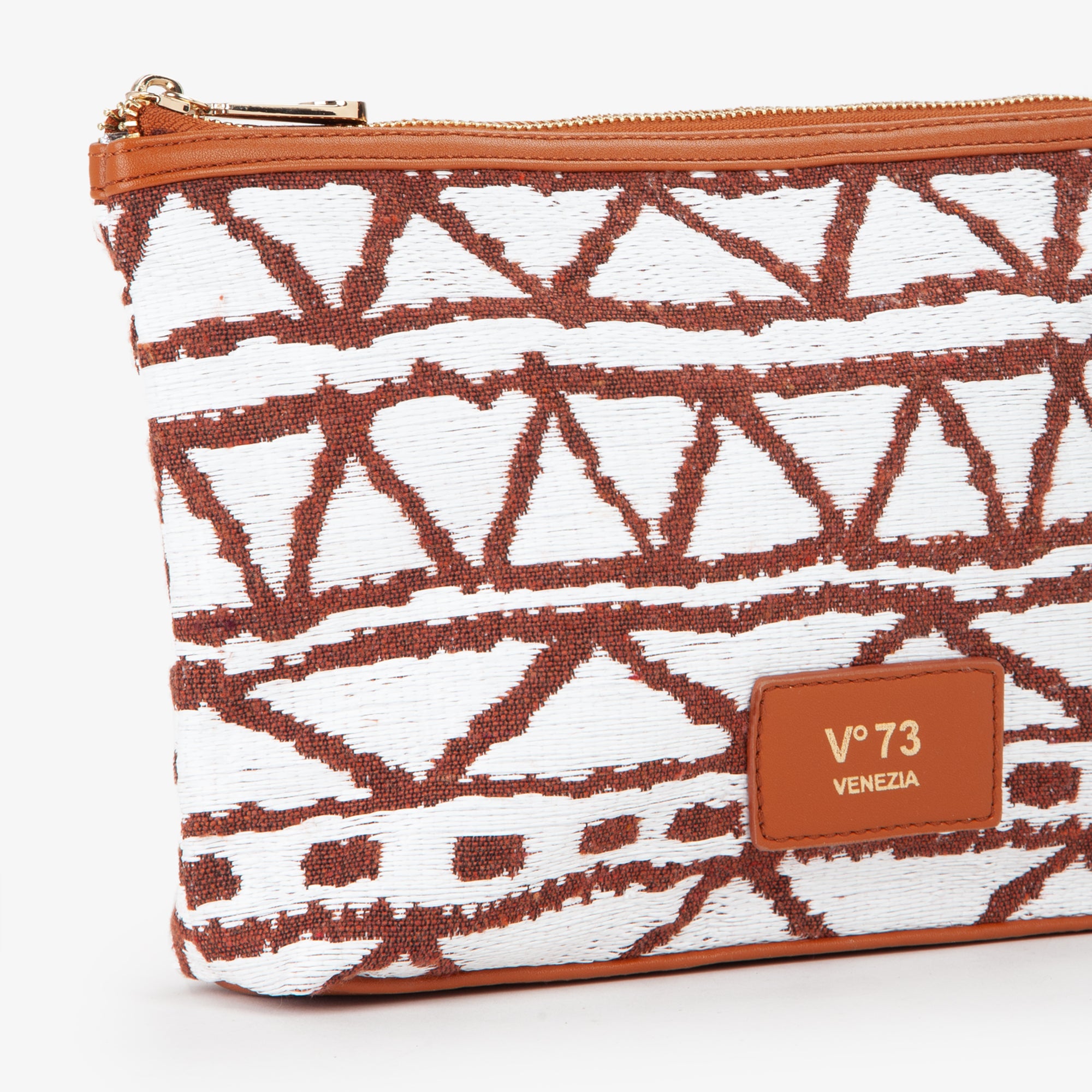 c51ed19e688600e85aa6264308708592_CUOIO_73BE8VH558_14_P51