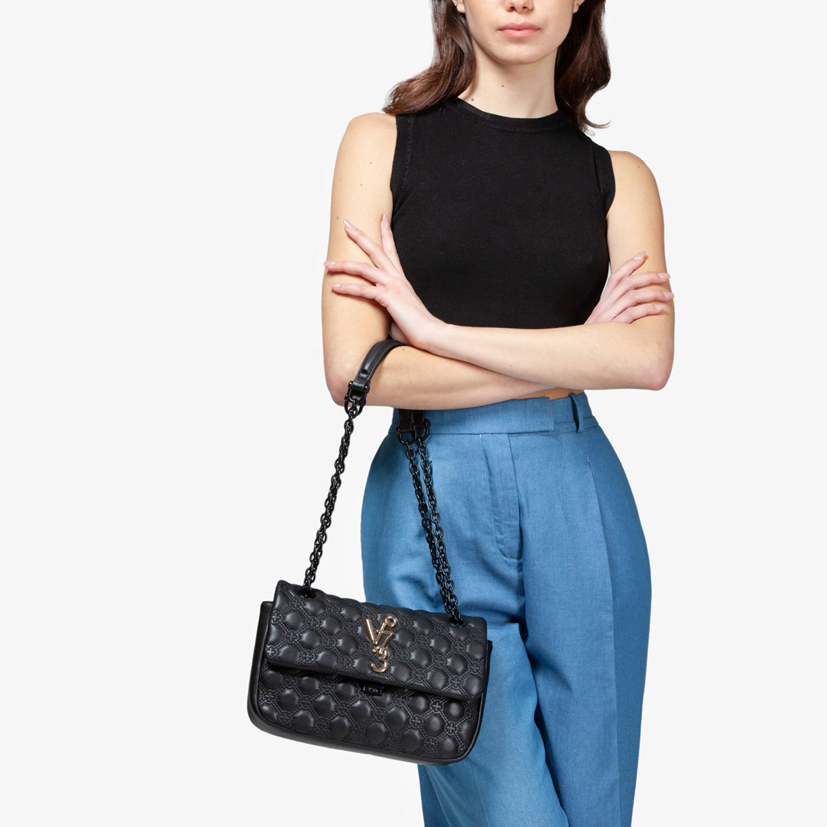 f64995525916e1291ea37f9b68a60166_NERO_73BS7HJ03_19_001