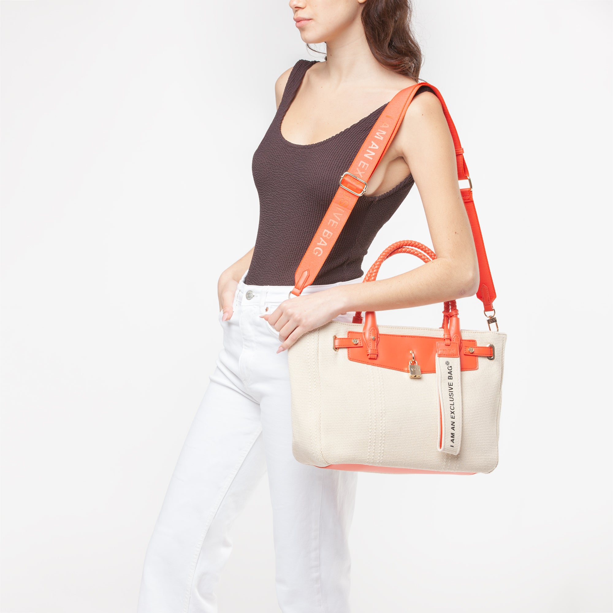 ad122ac636734ff9bed2deaa0092923a_CORALLO_73BS8VY01_27_Q41