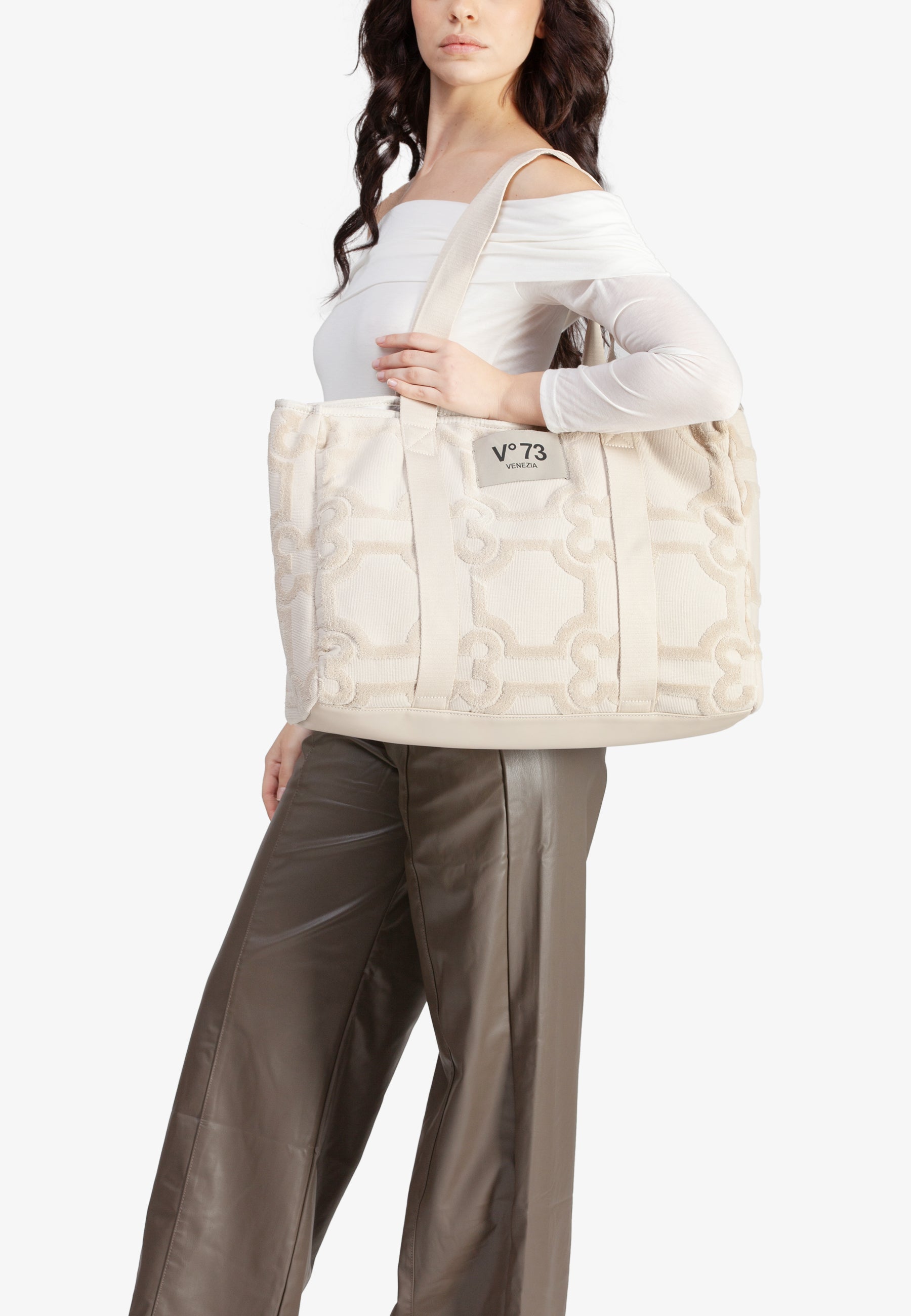 599ad3c10eb73c8347edf45ebf30f59e_OFF_WHITE_73BS8W203_27_328