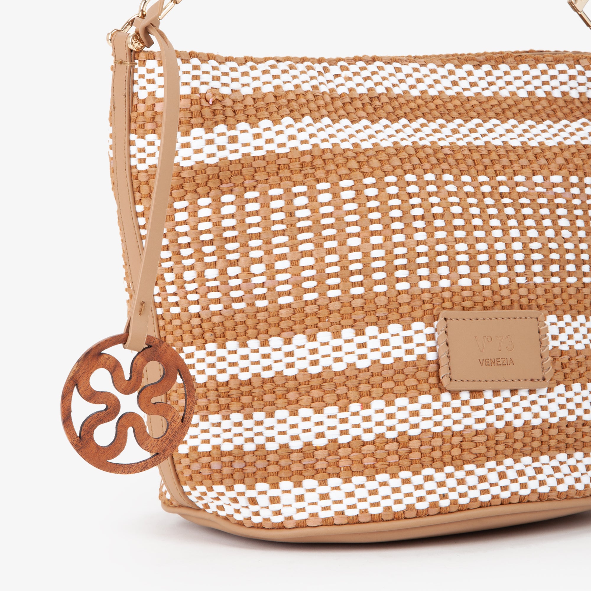 c51ed19e688600e85aa6264308708592_CUOIO_73BS8ZL03_15_P51