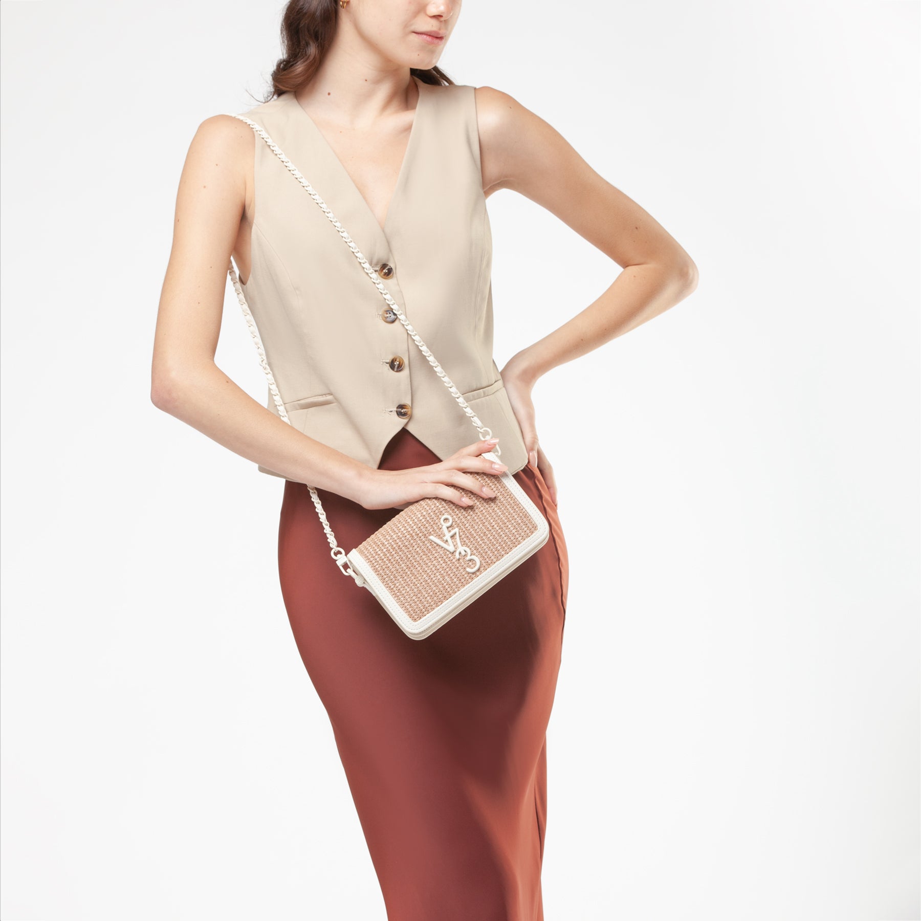 4eb994ba103b71b3a3c1fbbedbb0b909_NAT/OFFWHITE_73BS90402_15_105