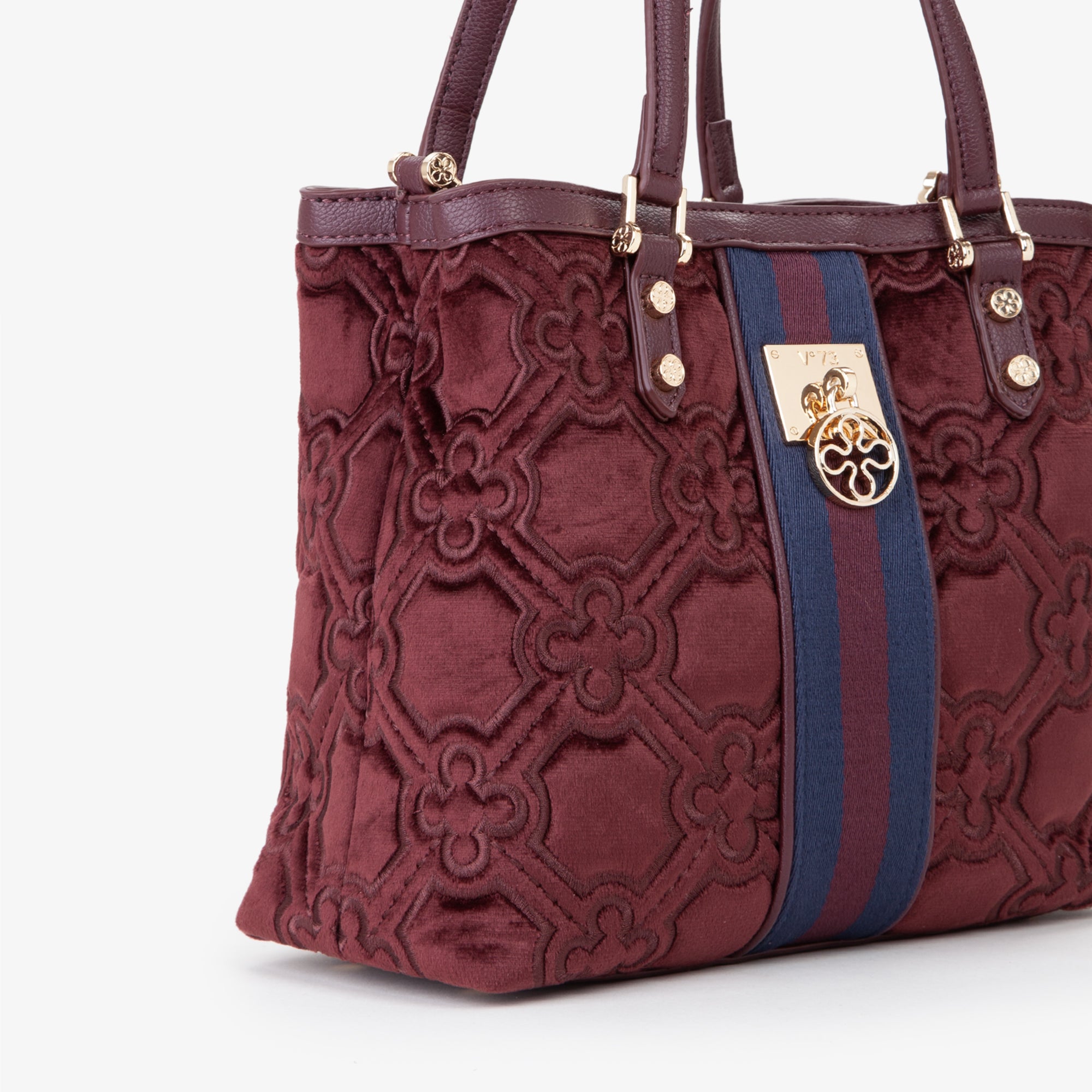 8614c9477a5d86f42a1da6b19d625392_BLU_73BS9BN06_15_G39