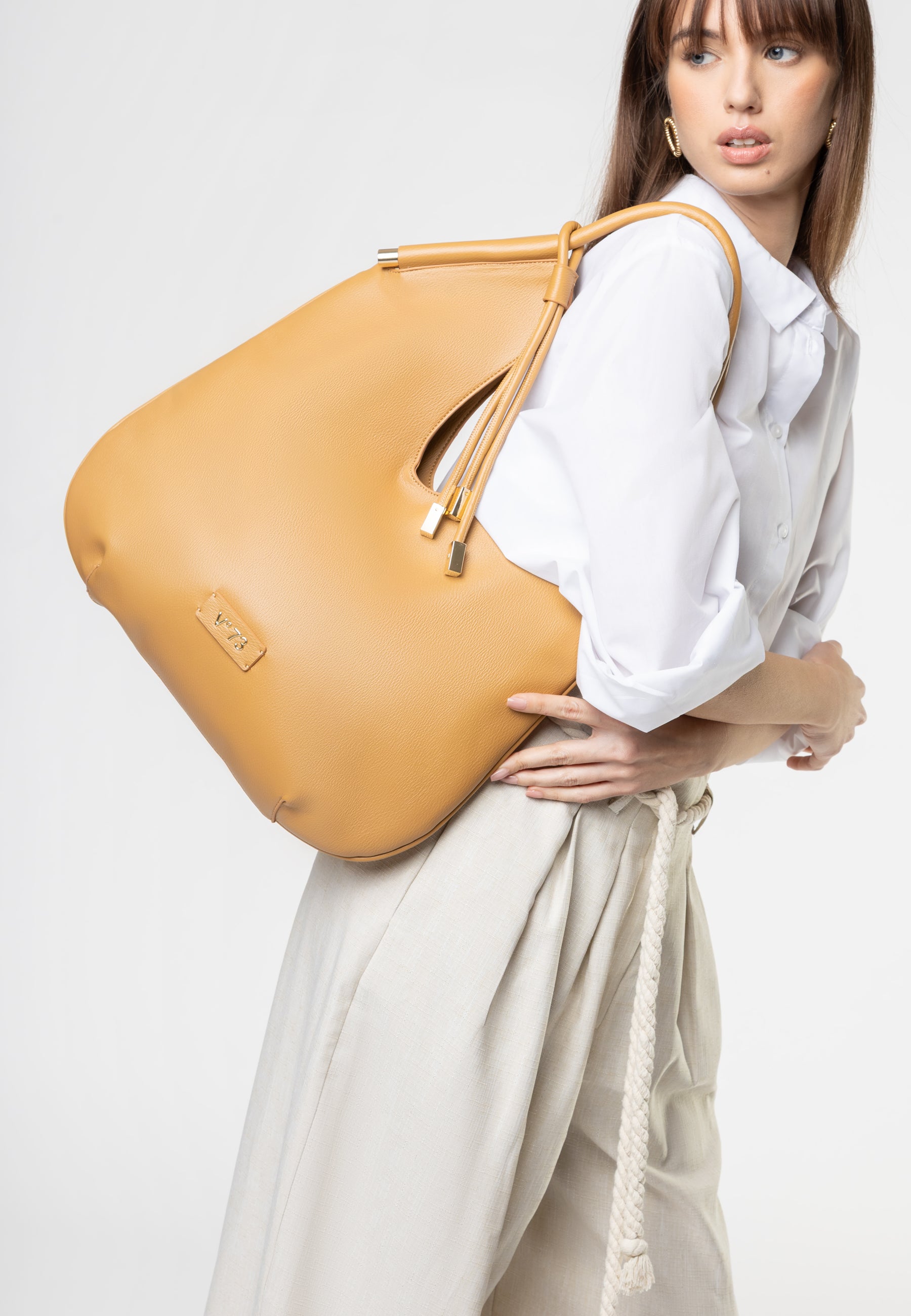 decbff23ce0b2a73e2a539e837752376_MARRONE_73BS9CH01_66_004