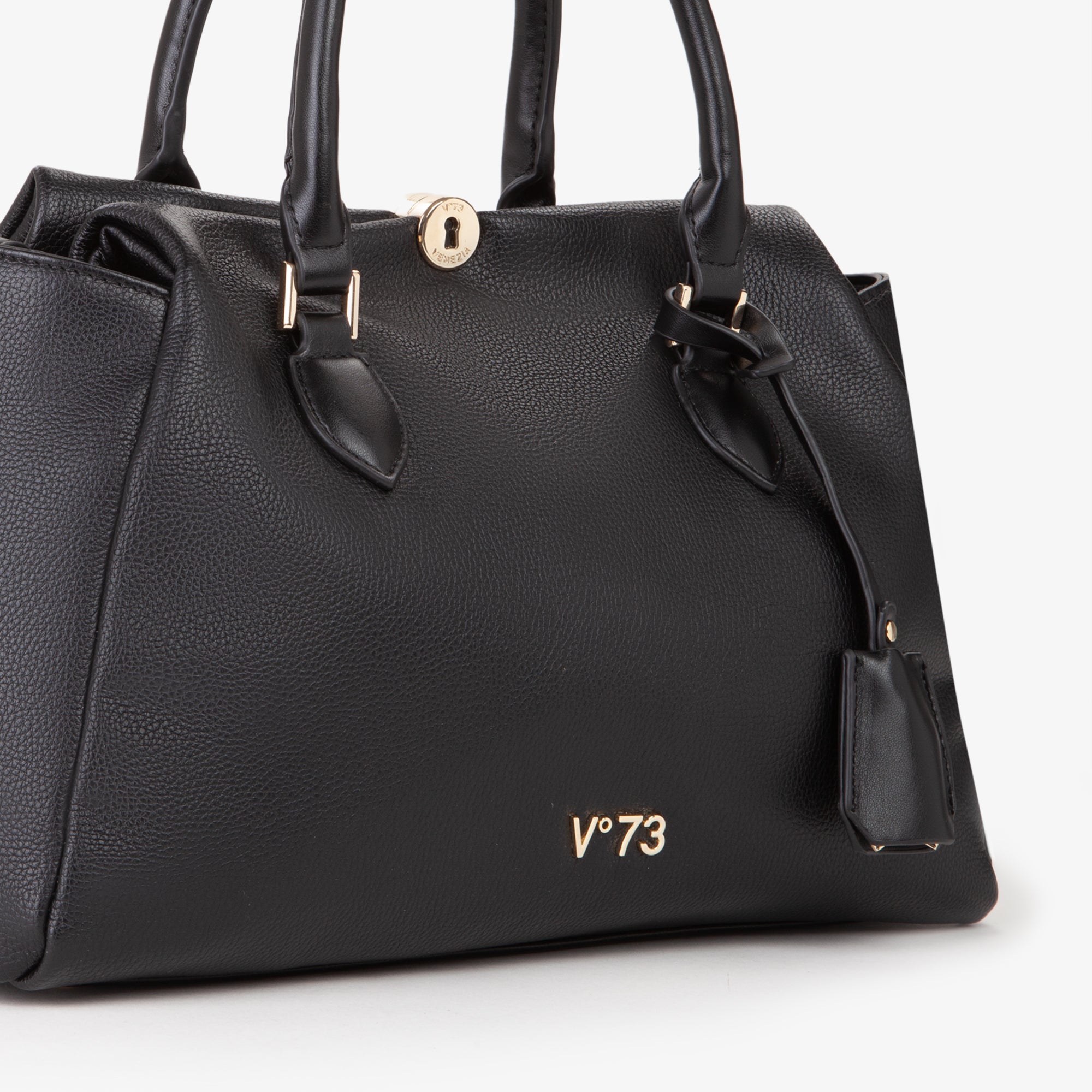 f64995525916e1291ea37f9b68a60166_NERO_73BS9D102_21_001