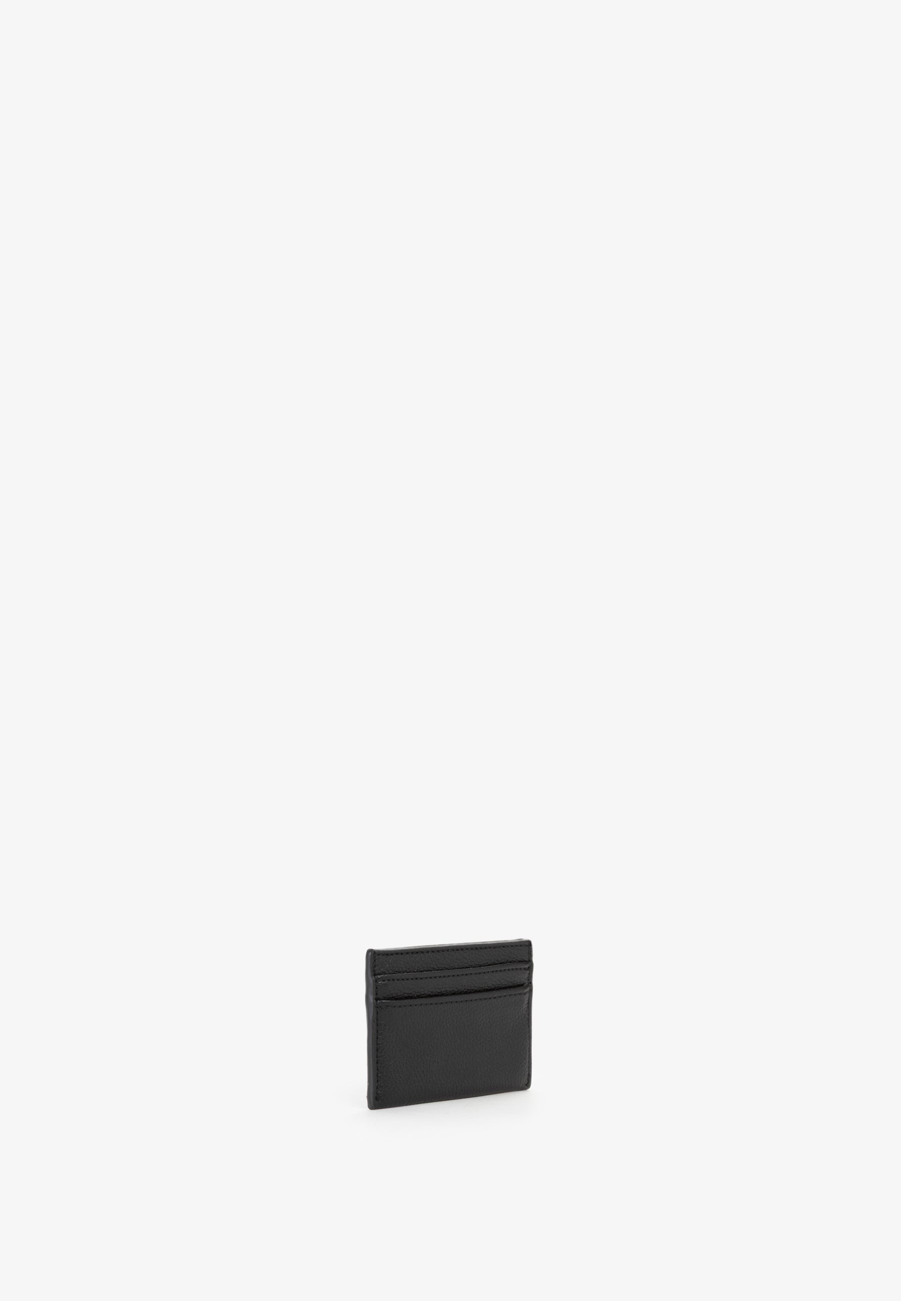 f64995525916e1291ea37f9b68a60166_NERO_73PS9D1121_15_001