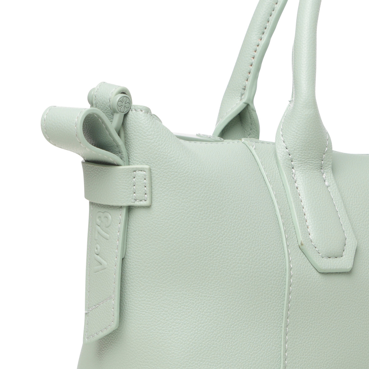 bd97fc3cf1626c7e43d45f1cceb49ebf_ALOE_73BS6AX03_77_U73