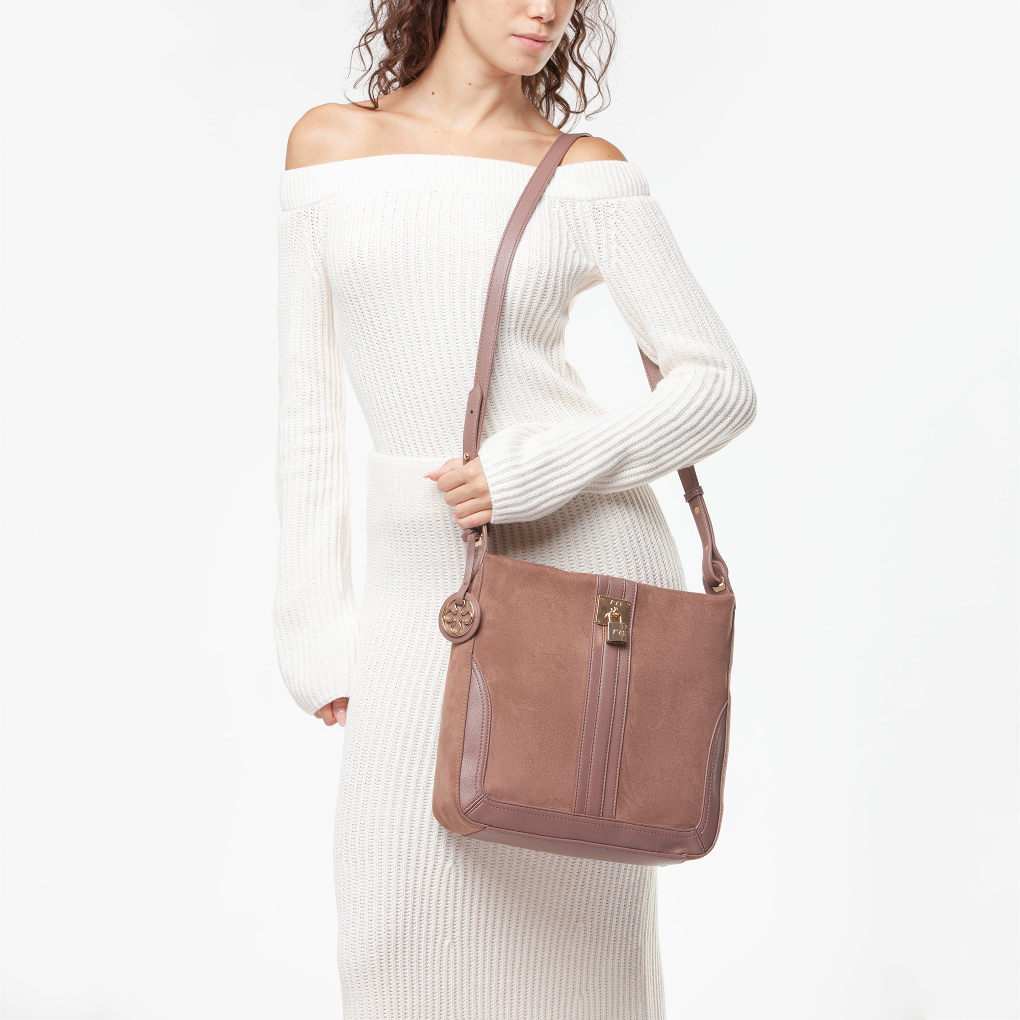 ad0579834f8a91ee757c410bc0bf677d_ROSA_73BS9AR06_22_C63