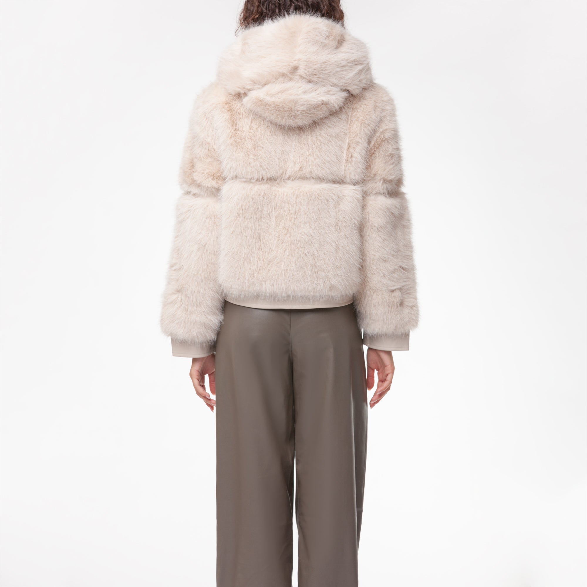 599ad3c10eb73c8347edf45ebf30f59e_OFF_WHITE_73C19EX02_14_328