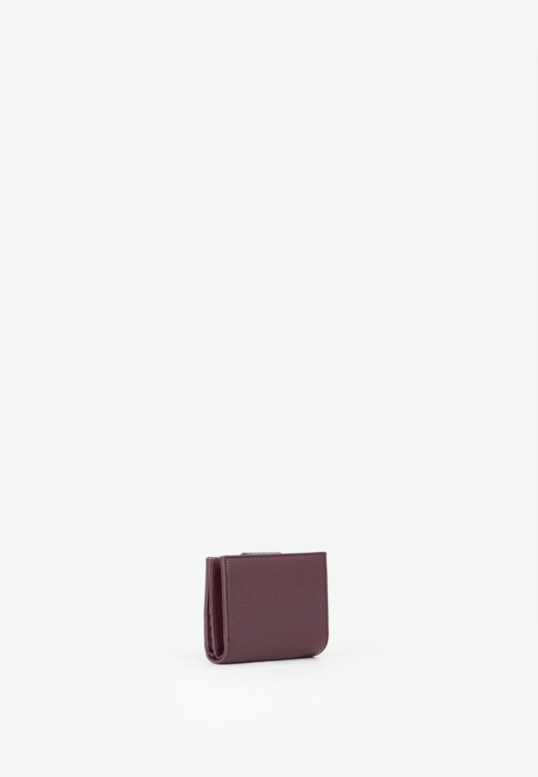 ab5cdebef46bab927308b2a228d5e34b_BORDEAUX_73PS9ER215_37_069
